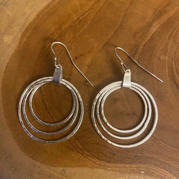 RETIRED James Avery 3 Hammered Circles Earrings, Sterling Silver - Picture 1 of 3